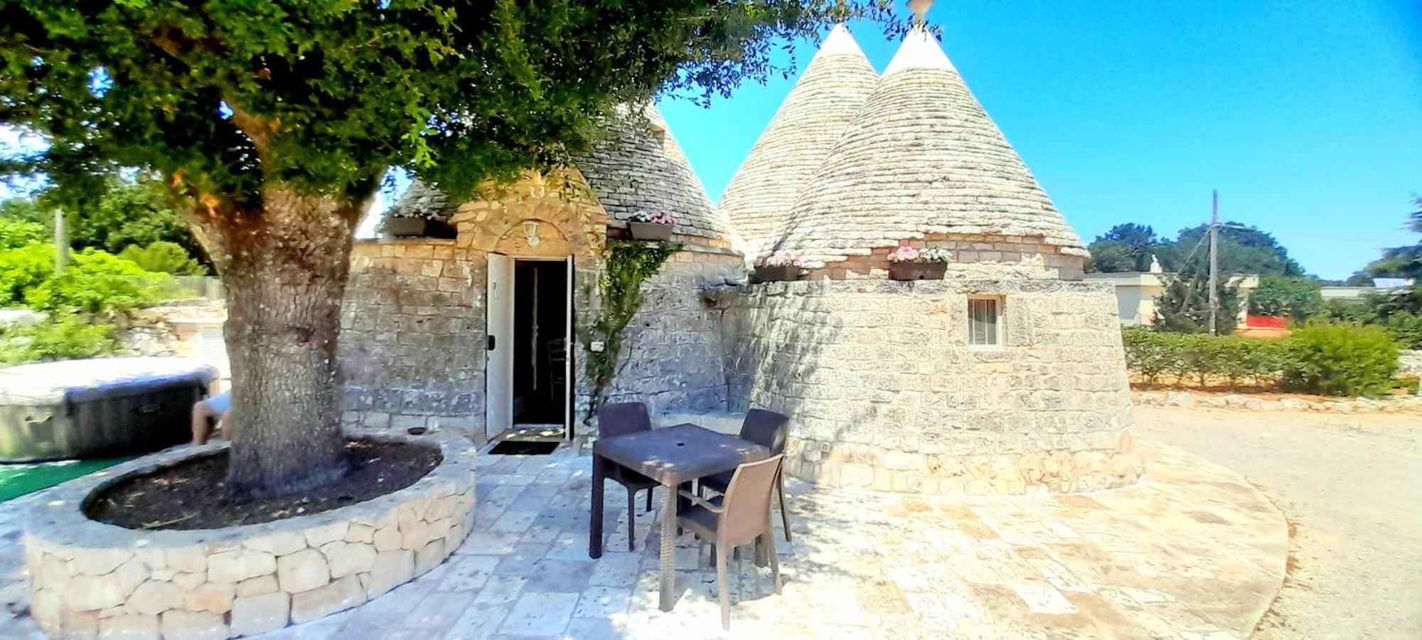 Trullo Roverella Locorotondo Bagian luar foto