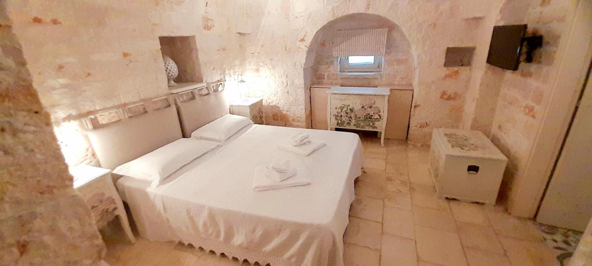 Trullo Roverella Locorotondo Bagian luar foto