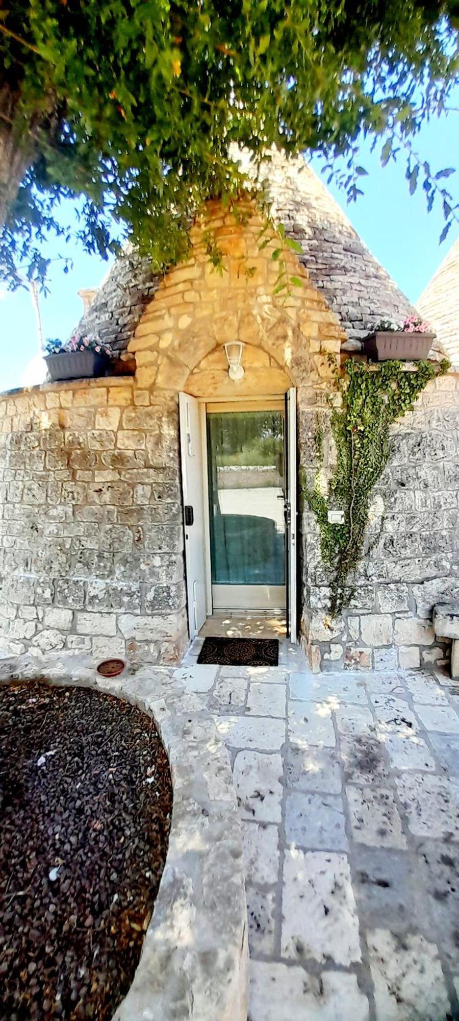 Trullo Roverella Locorotondo Bagian luar foto